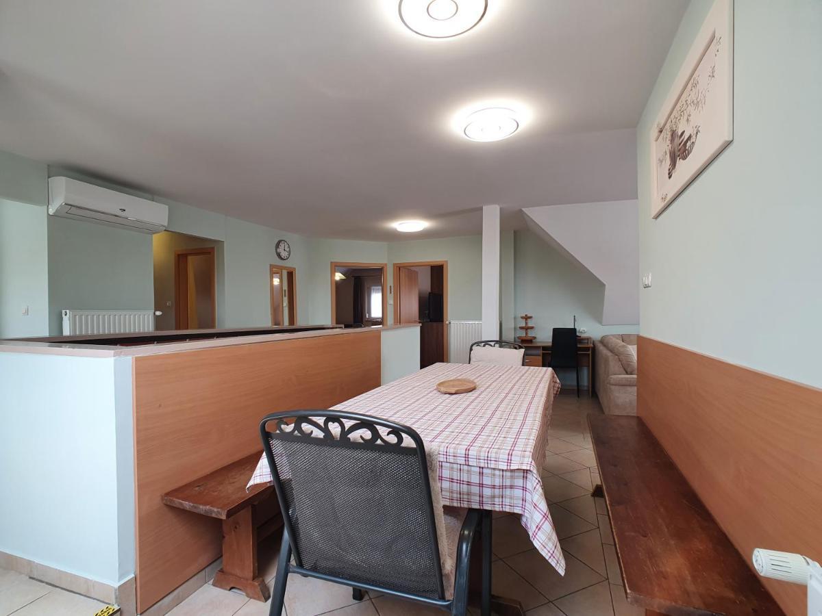 Krisztian Apartmanhaz Vonyarcvashegy Luaran gambar