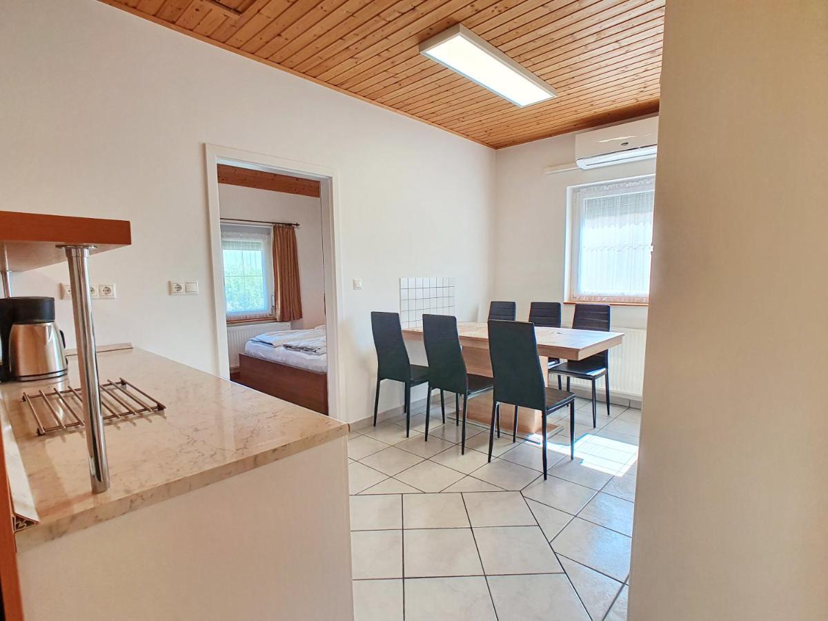 Krisztian Apartmanhaz Vonyarcvashegy Luaran gambar